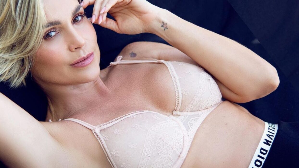 Flávia Alessandra posta ensaio ousadíssimo de lingerie e dispara: 