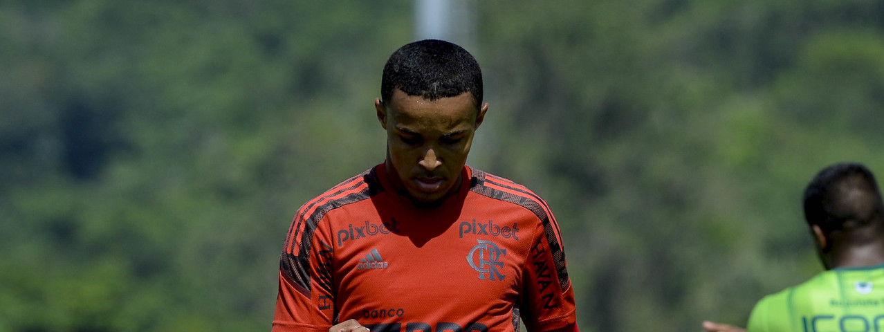 Flamengo vence o Boavista em jogo-treino no Ninho do Urubu