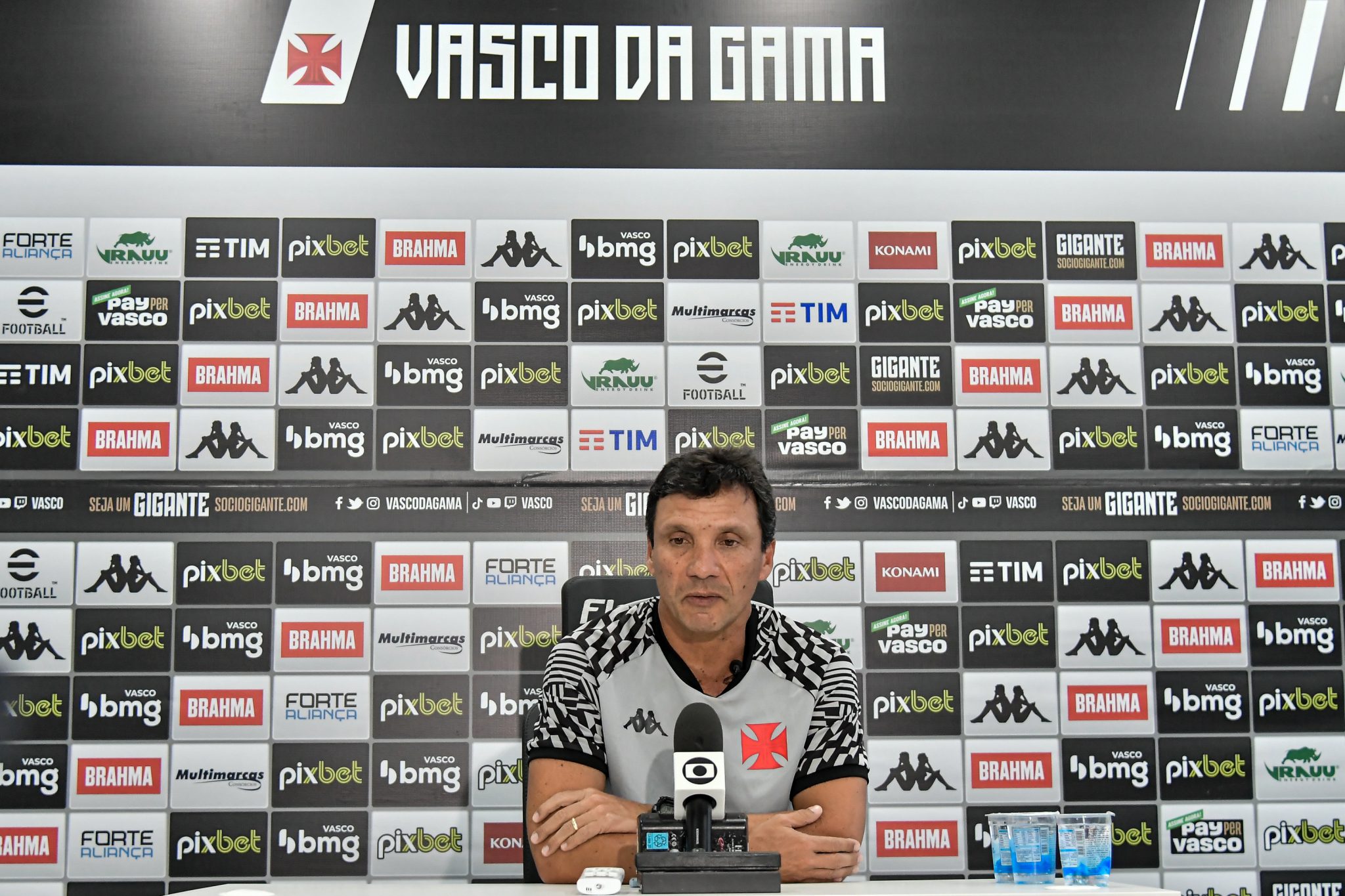 Zé Ricardo fala sobre sequência de jogos e mira clássico pelo Carioca
