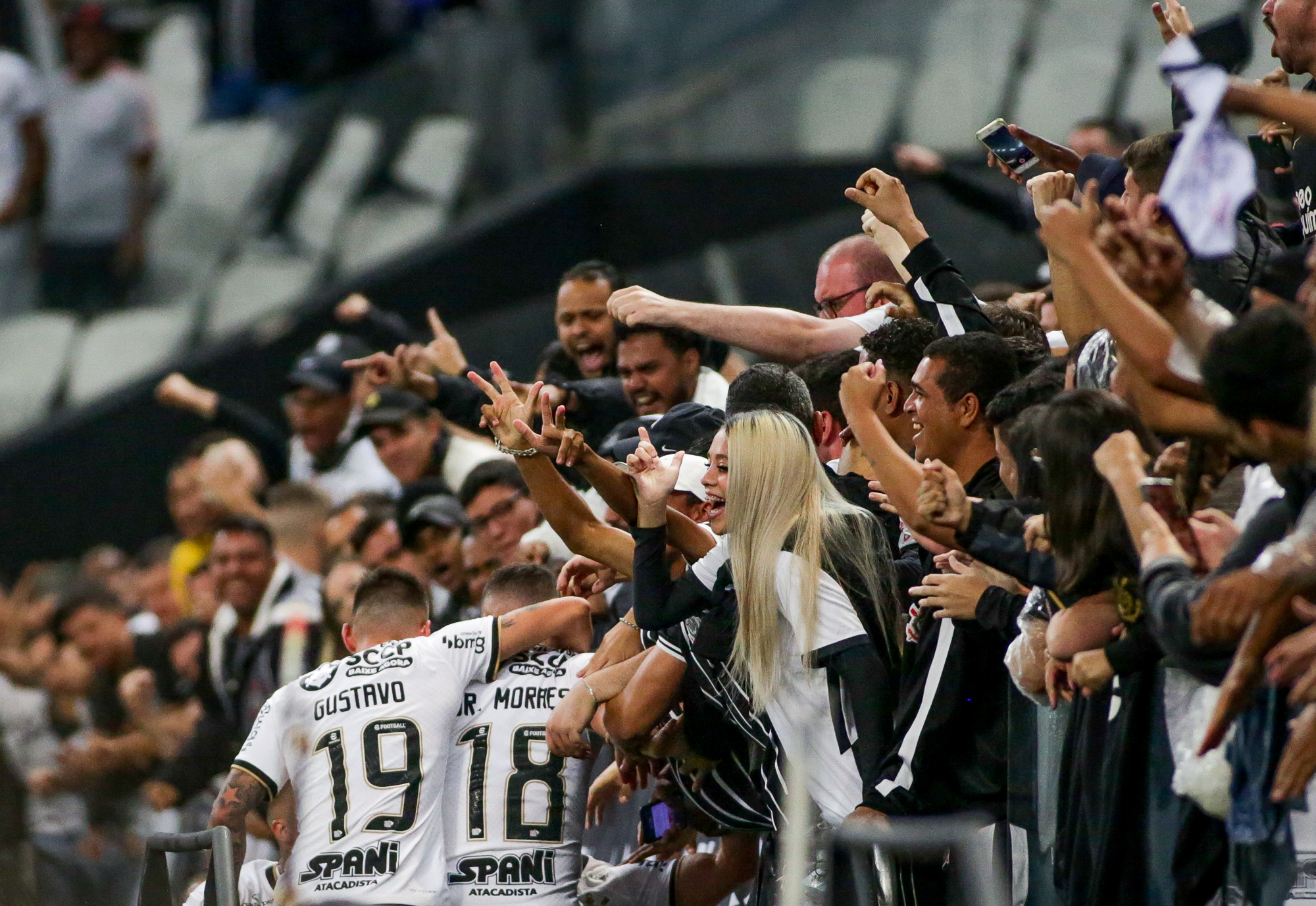 Corinthians vence Portuguesa-RJ por 2 a 0 na Neo Química Arena e avança para as oitavas da Copa do Brasil