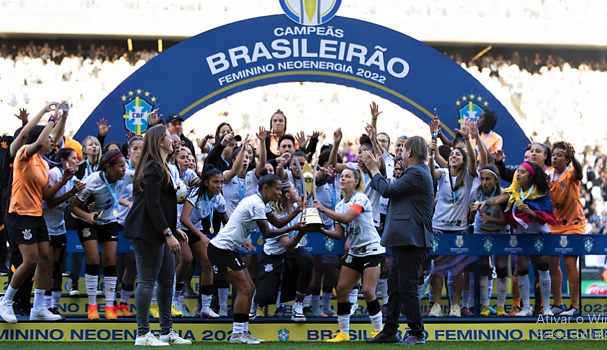 Corinthians tem cinco eleitas para o time ideal do Brasileirão 2022