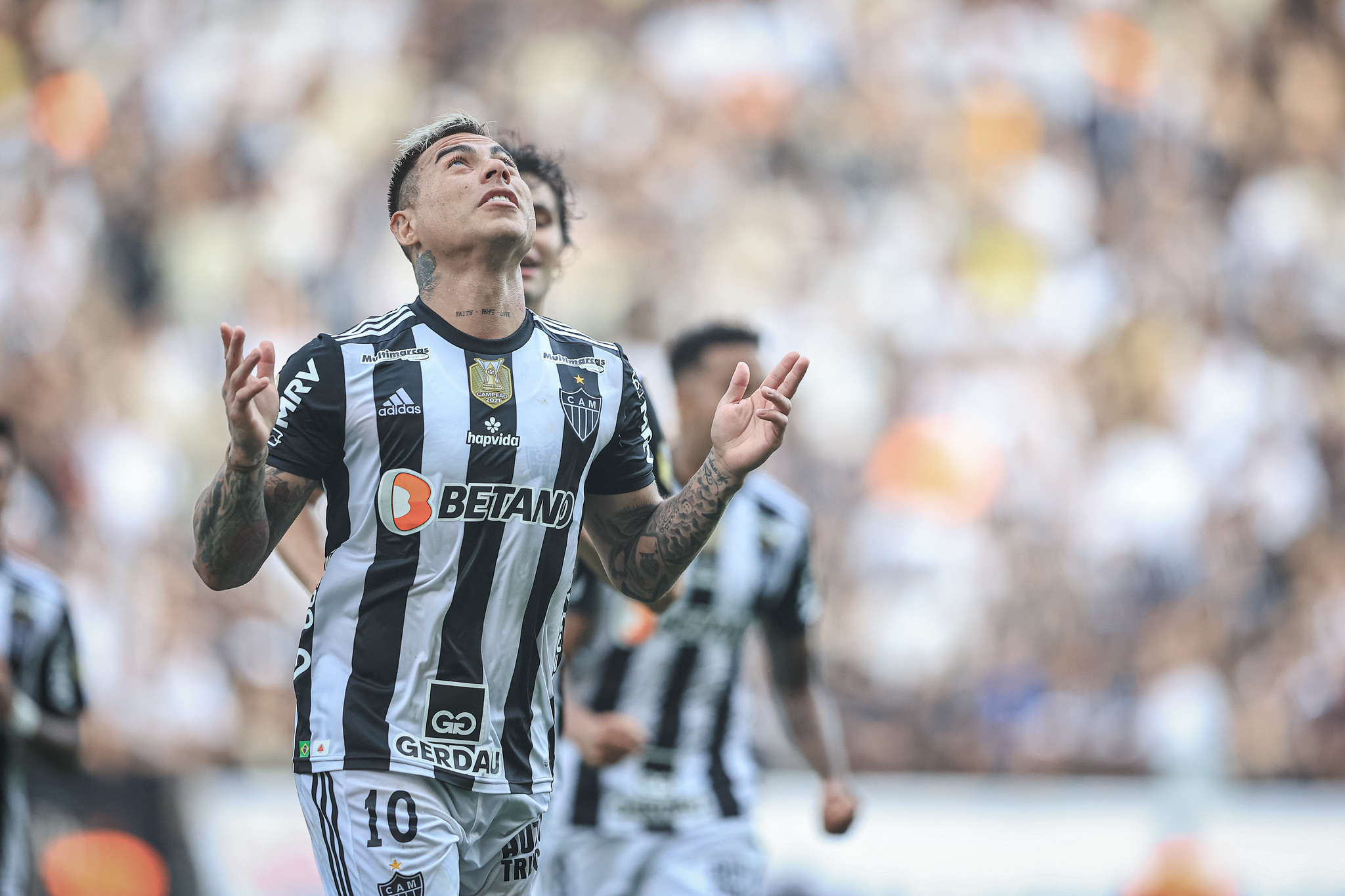 Atlético vence o Corinthians na Neo Química Arena e garante vaga na Libertadores