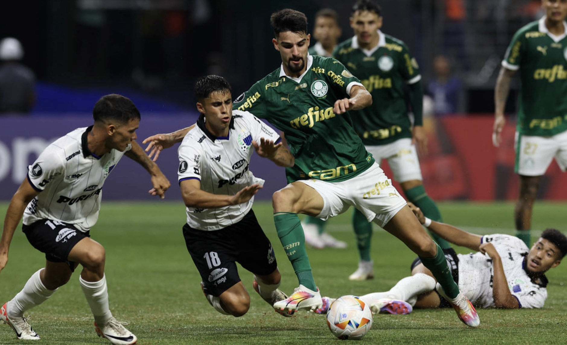 Palmeiras vira o jogo e conquista primeira vitória na Libertadores diante do Liverpool-URU